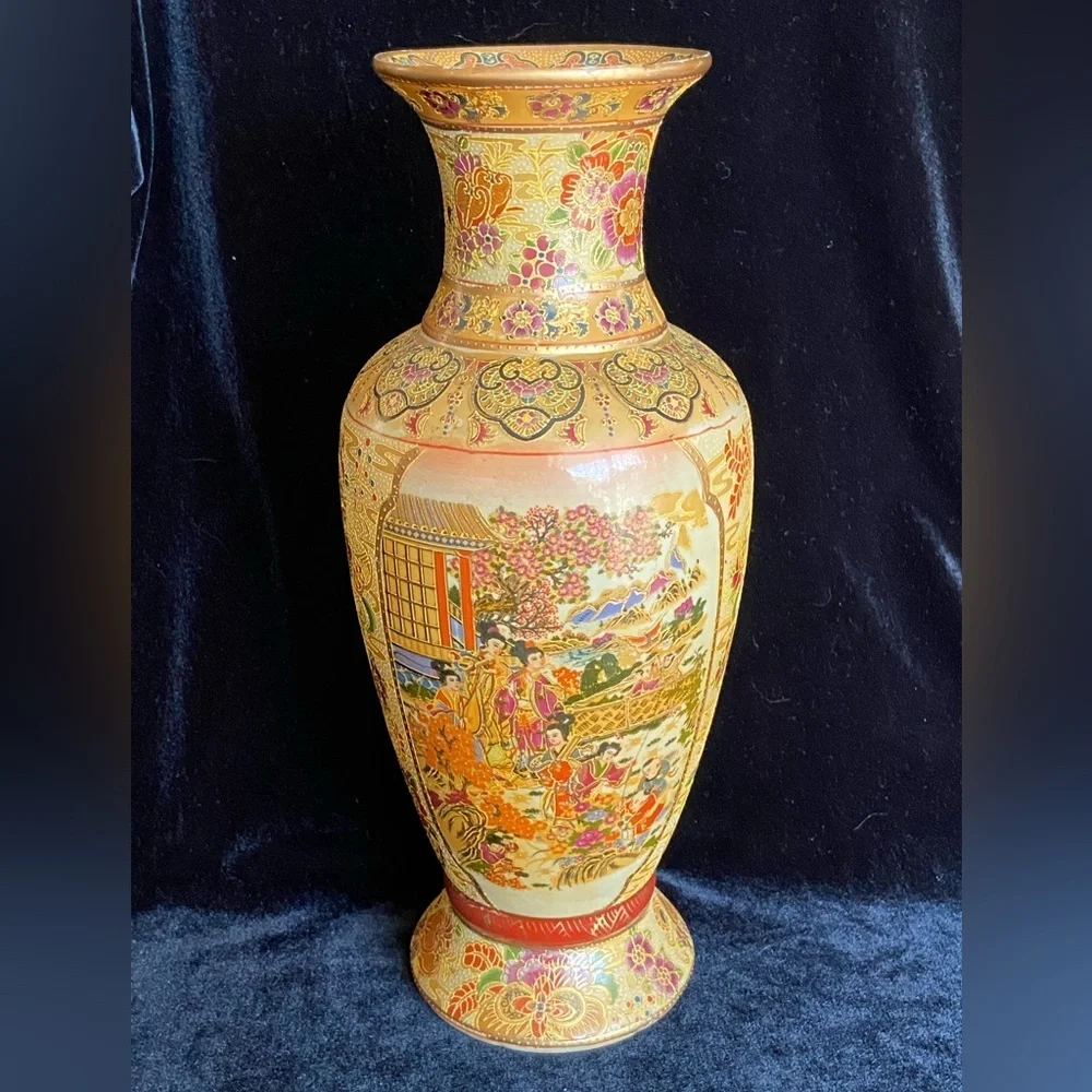 Royal Satsuma Vase Gold Embossed Moriage Geishas & Garden 12